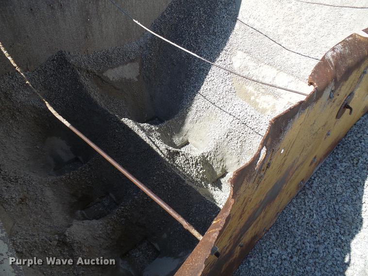 image for item DE5244 Ross 60-7 concrete batch plant with controller center building