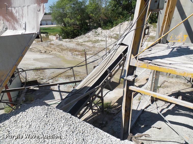 image for item DE5244 Ross 60-7 concrete batch plant with controller center building