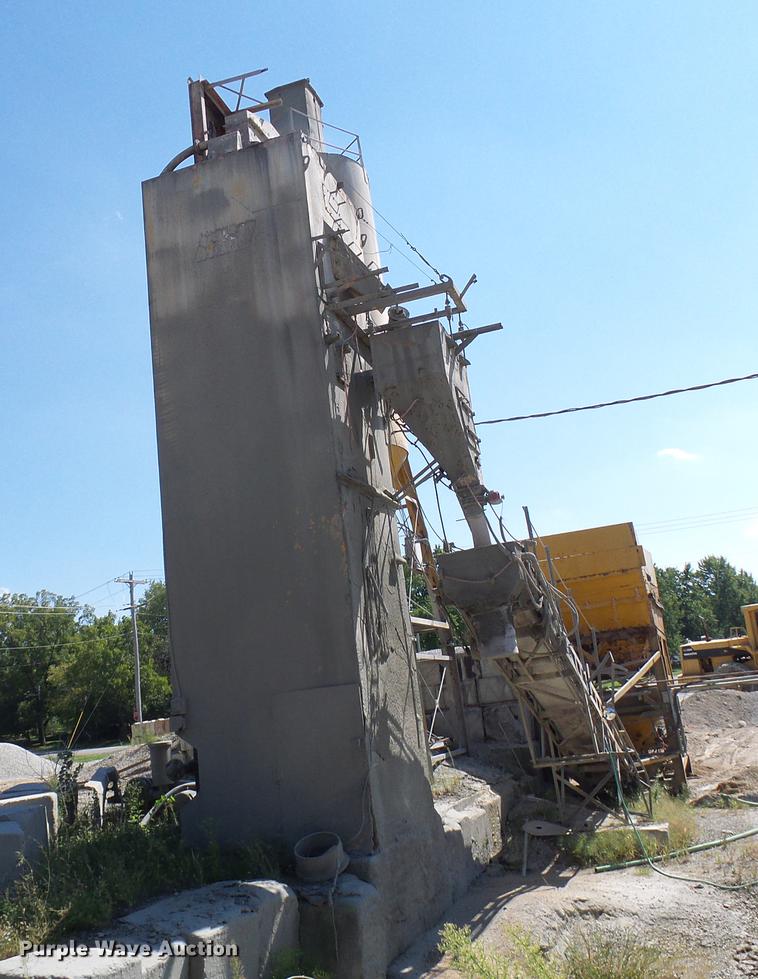 image for item DE5244 Ross 60-7 concrete batch plant with controller center building