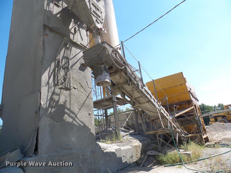 image for item DE5244 Ross 60-7 concrete batch plant with controller center building