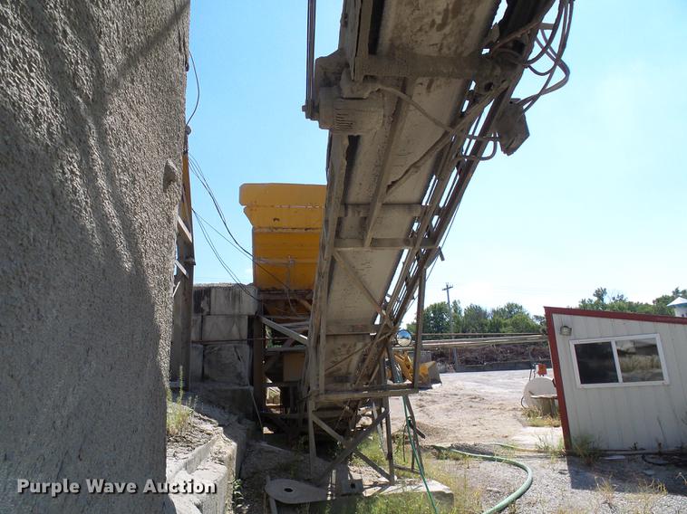 image for item DE5244 Ross 60-7 concrete batch plant with controller center building