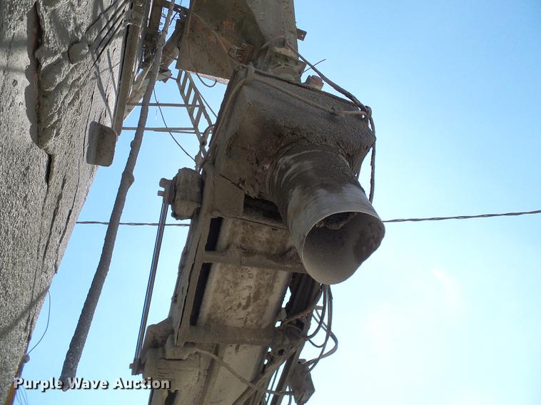 image for item DE5244 Ross 60-7 concrete batch plant with controller center building