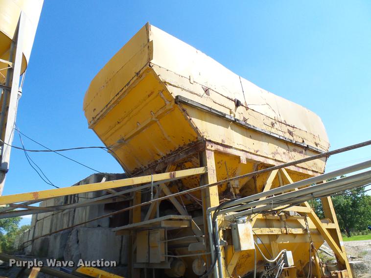 image for item DE5244 Ross 60-7 concrete batch plant with controller center building