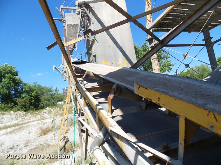 image for item DE5244 Ross 60-7 concrete batch plant with controller center building