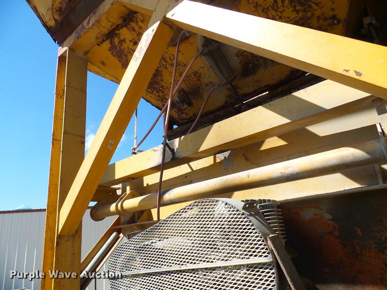 image for item DE5244 Ross 60-7 concrete batch plant with controller center building