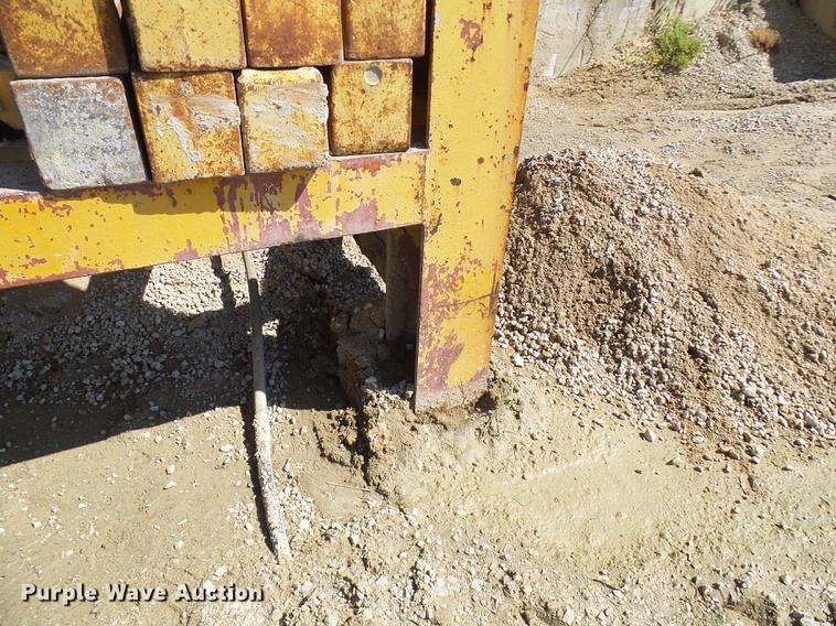 image for item DE5244 Ross 60-7 concrete batch plant with controller center building