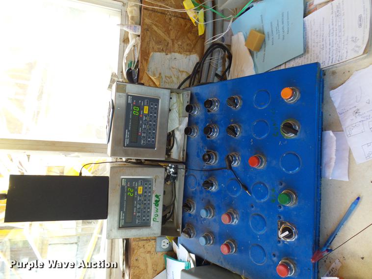 image for item DE5244 Ross 60-7 concrete batch plant with controller center building