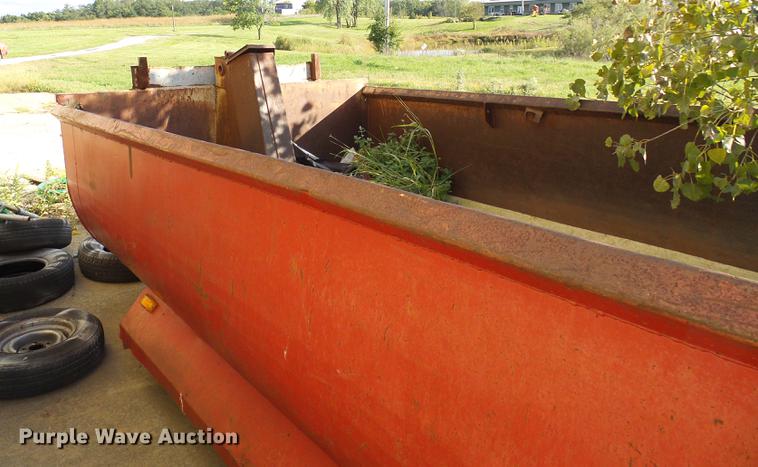 image for item DE5260 Barrel dump bed