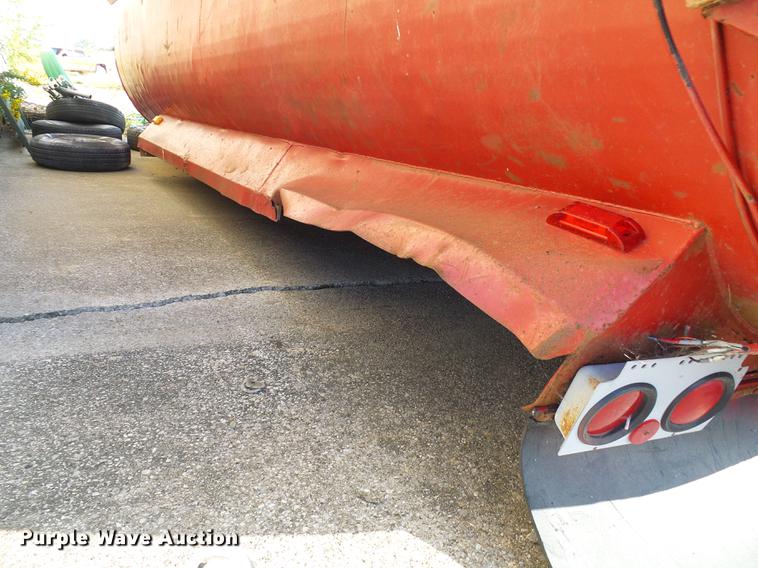 image for item DE5260 Barrel dump bed