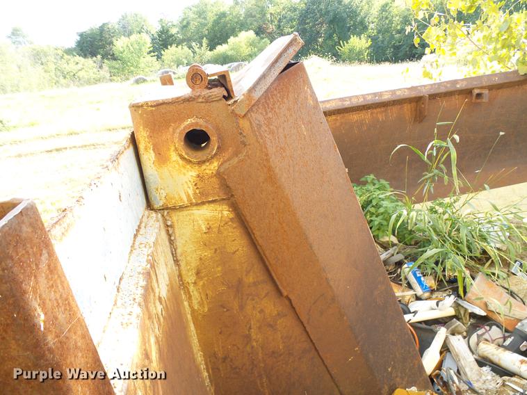 image for item DE5260 Barrel dump bed