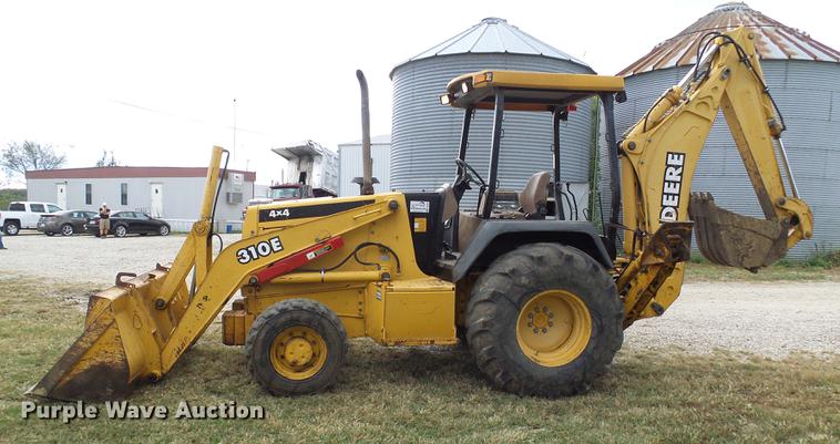 image for item DE5267 1999 John Deere 310E backhoe