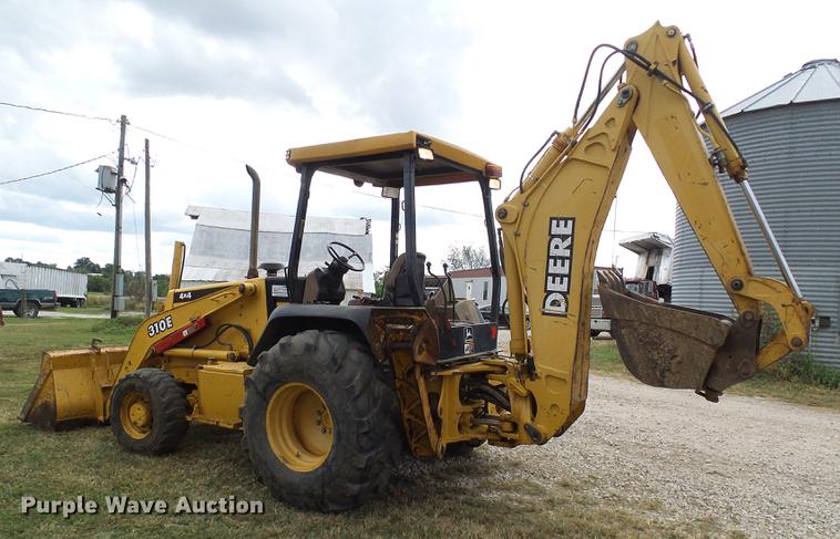 image for item DE5267 1999 John Deere 310E backhoe