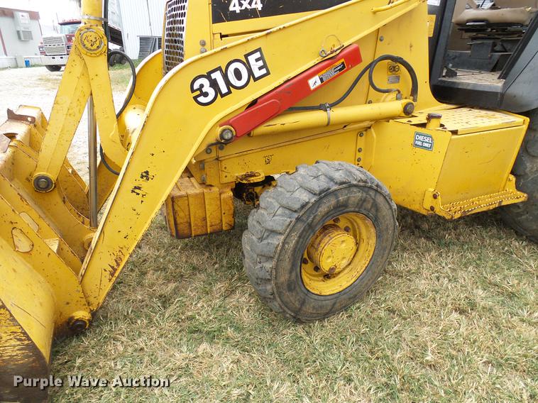 image for item DE5267 1999 John Deere 310E backhoe