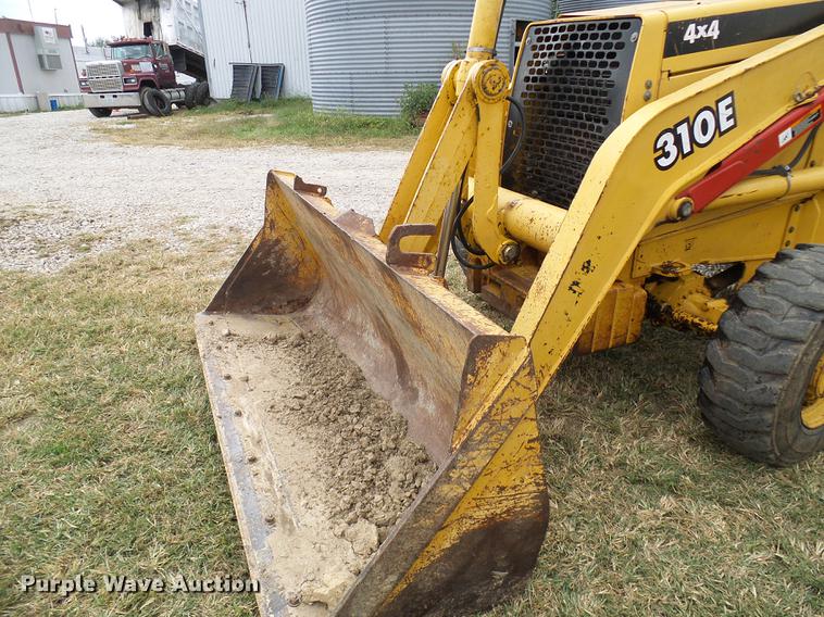 image for item DE5267 1999 John Deere 310E backhoe