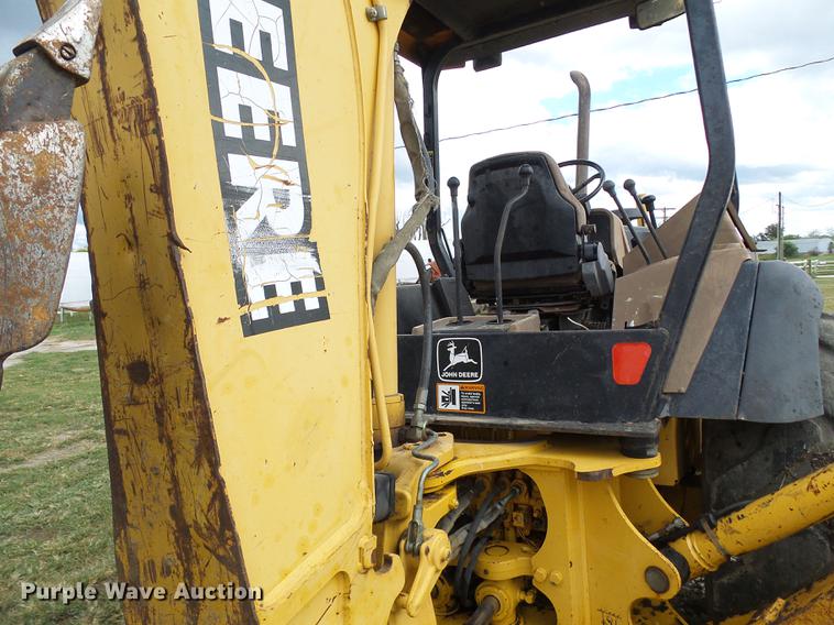 image for item DE5267 1999 John Deere 310E backhoe
