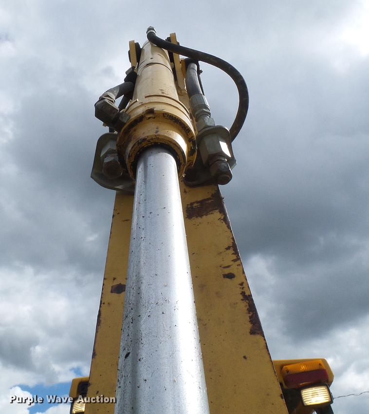 image for item DE5267 1999 John Deere 310E backhoe