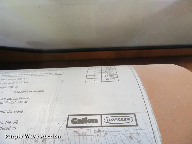 image for item DE6397 Galion Dresser crane