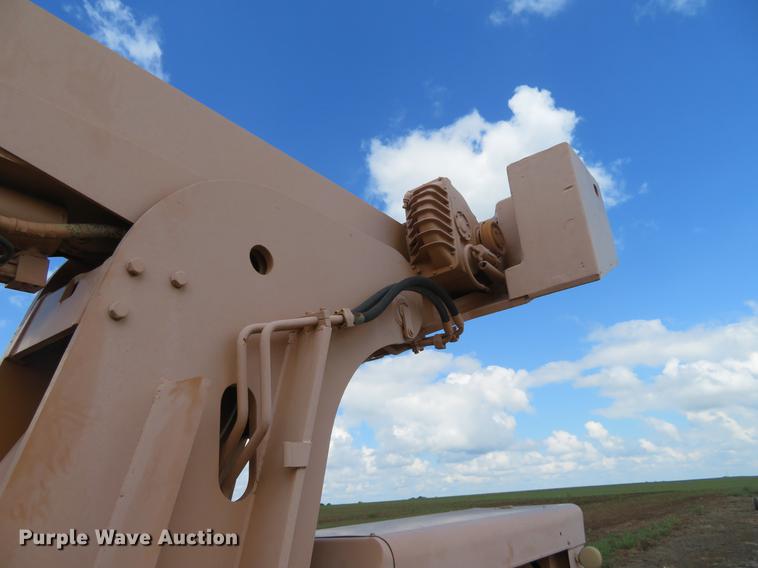 image for item DE6397 Galion Dresser crane