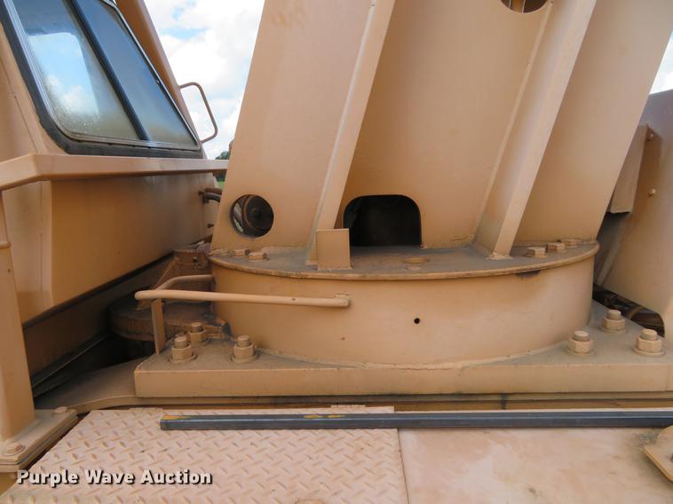 image for item DE6397 Galion Dresser crane