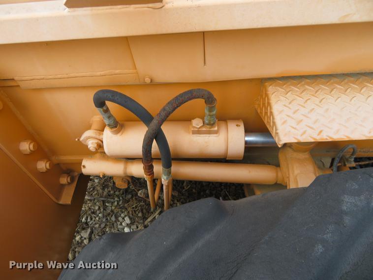 image for item DE6397 Galion Dresser crane