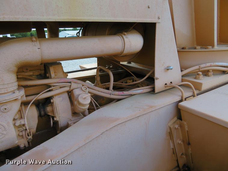 image for item DE6397 Galion Dresser crane