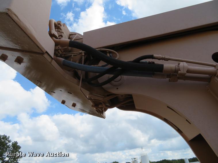 image for item DE6397 Galion Dresser crane