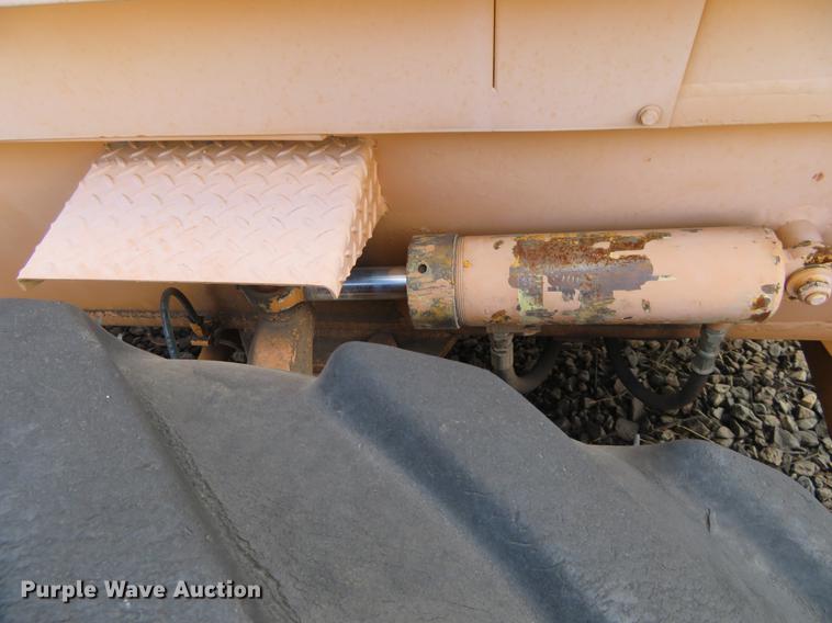 image for item DE6397 Galion Dresser crane