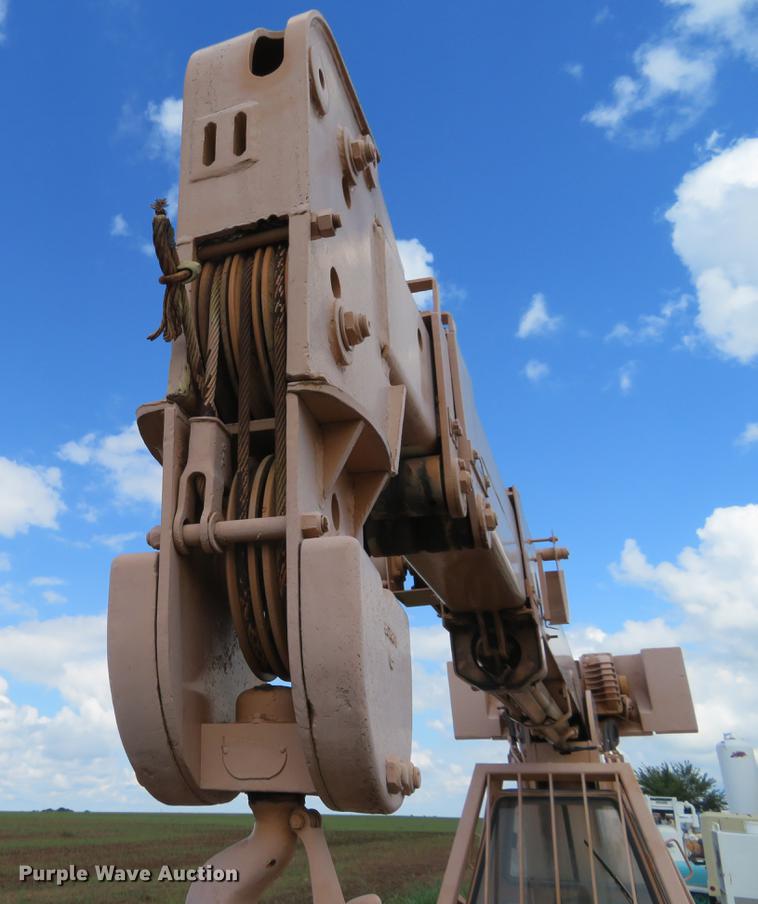 image for item DE6397 Galion Dresser crane