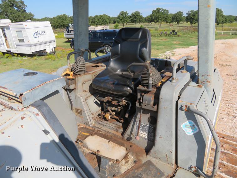 image for item DE6409 1998 Komatsu D65EX-12 dozer