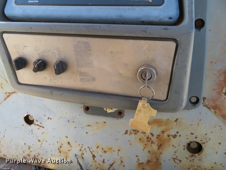 image for item DE6409 1998 Komatsu D65EX-12 dozer