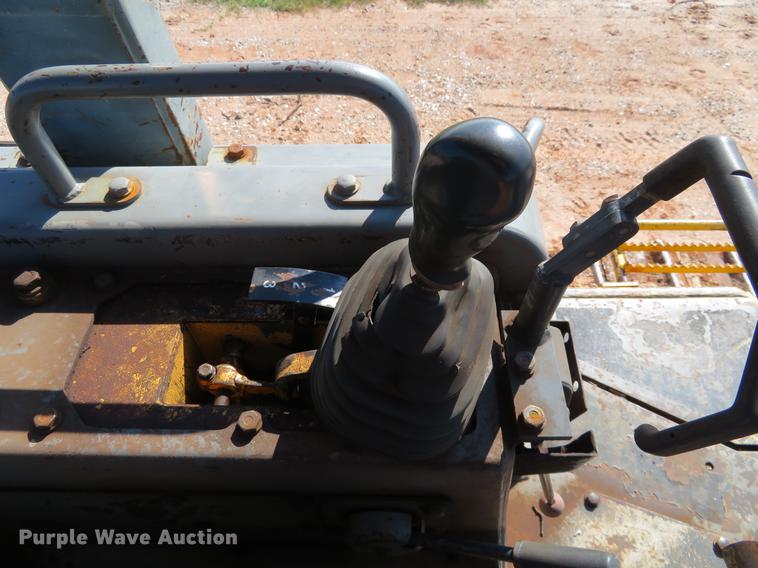 image for item DE6409 1998 Komatsu D65EX-12 dozer