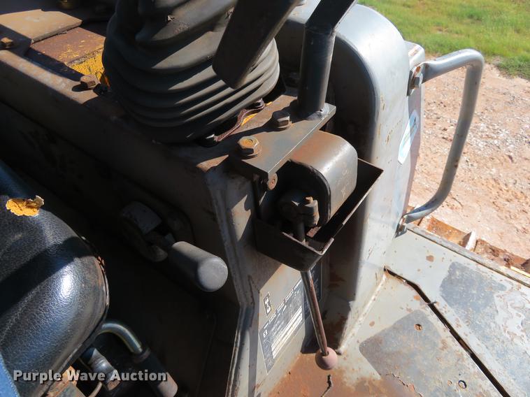 image for item DE6409 1998 Komatsu D65EX-12 dozer