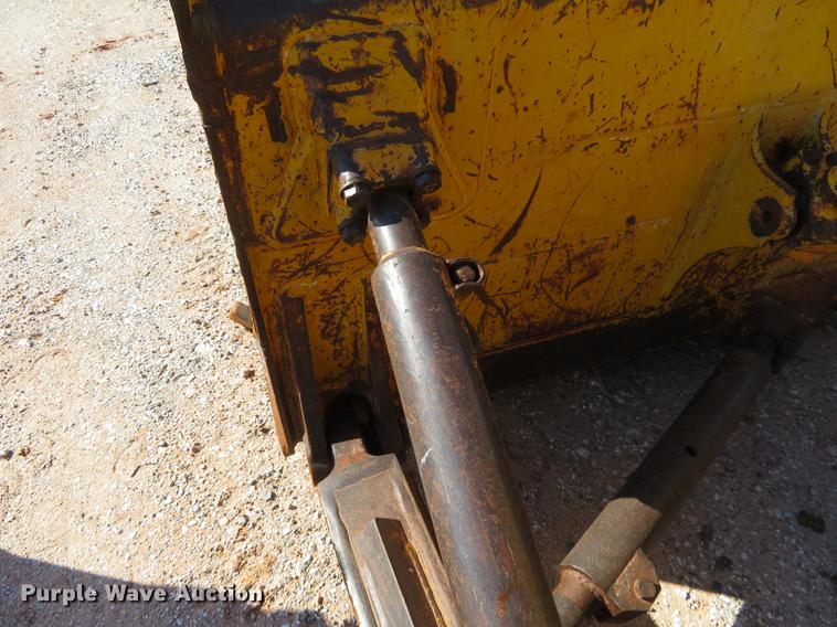 image for item DE6409 1998 Komatsu D65EX-12 dozer