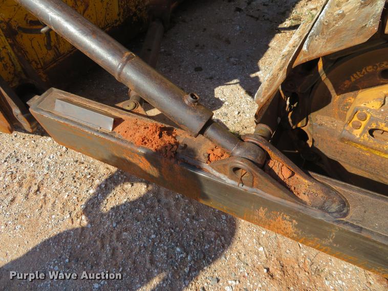 image for item DE6409 1998 Komatsu D65EX-12 dozer