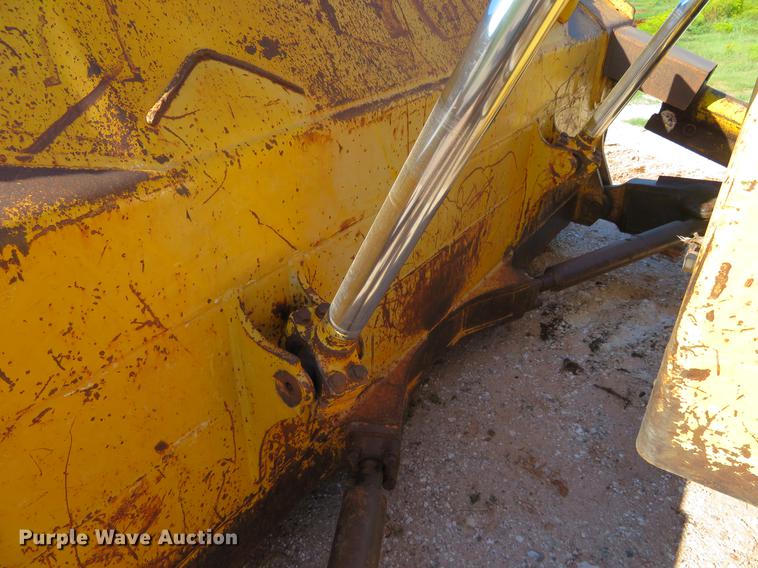 image for item DE6409 1998 Komatsu D65EX-12 dozer