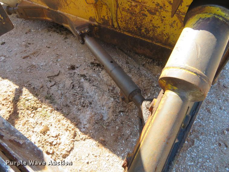 image for item DE6409 1998 Komatsu D65EX-12 dozer