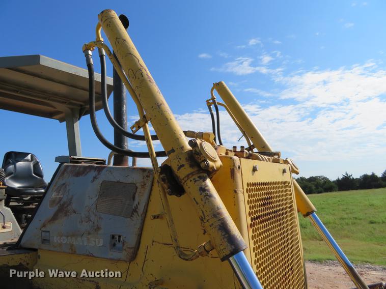 image for item DE6409 1998 Komatsu D65EX-12 dozer