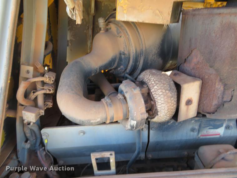 image for item DE6409 1998 Komatsu D65EX-12 dozer