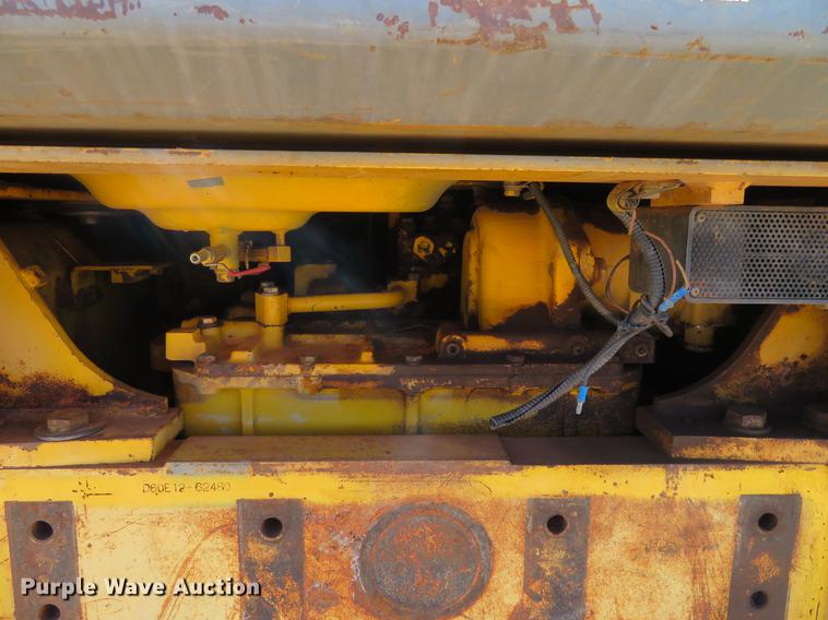 image for item DE6409 1998 Komatsu D65EX-12 dozer