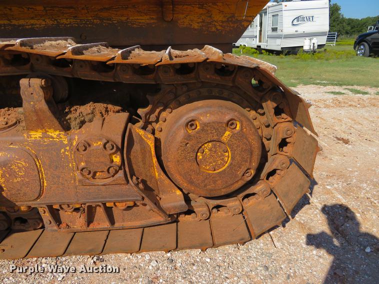 image for item DE6409 1998 Komatsu D65EX-12 dozer