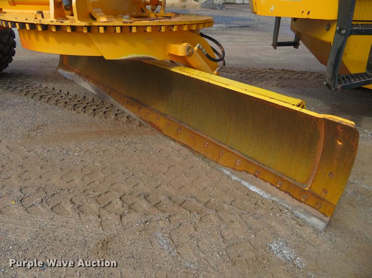 image for item DE6410 2014 Volvo G946B motor grader