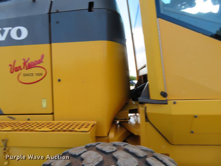 image for item DE6410 2014 Volvo G946B motor grader