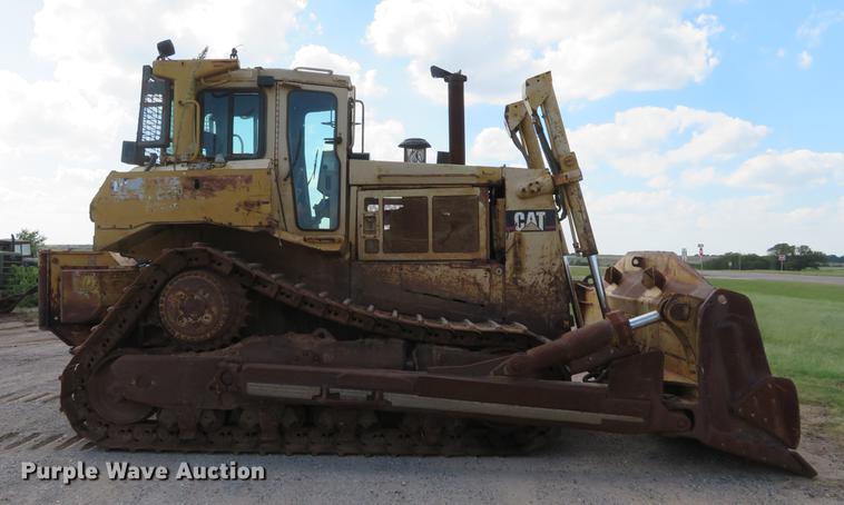 image for item DE6411 1995 Caterpillar D8N dozer