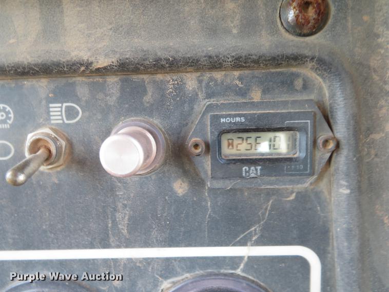 image for item DE6411 1995 Caterpillar D8N dozer