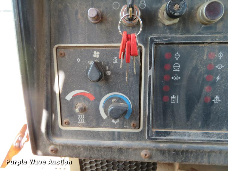 image for item DE6411 1995 Caterpillar D8N dozer