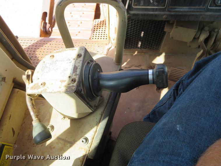 image for item DE6411 1995 Caterpillar D8N dozer