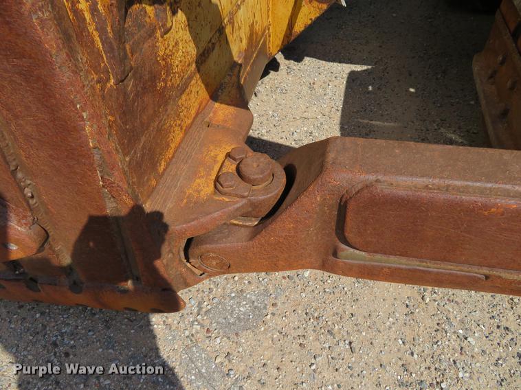 image for item DE6411 1995 Caterpillar D8N dozer