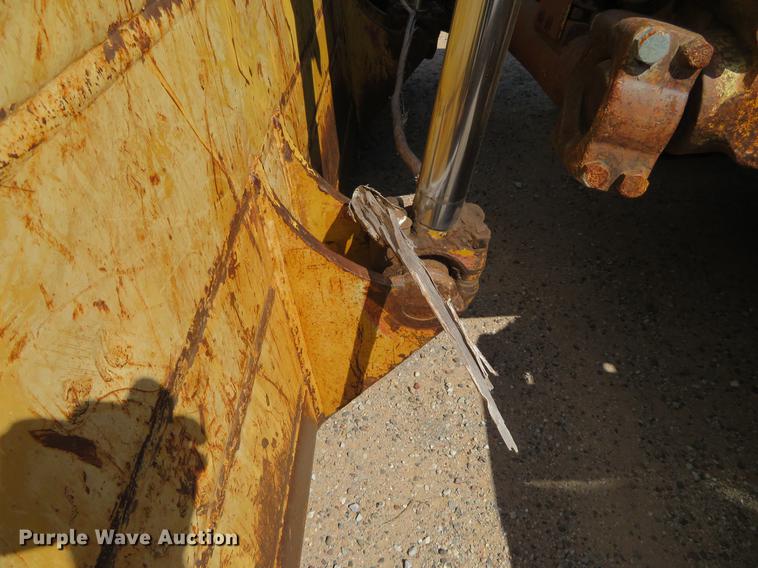 image for item DE6411 1995 Caterpillar D8N dozer