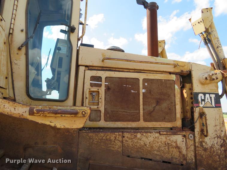 image for item DE6411 1995 Caterpillar D8N dozer