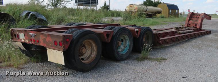 image for item DE6416 1994 Trail King TK88MDG low boy equipment trailer